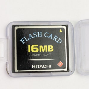 Tarjeta de memoria Hitachi vintage de 16 MB de calidad CompactFlash en soporte de plástico - Japón