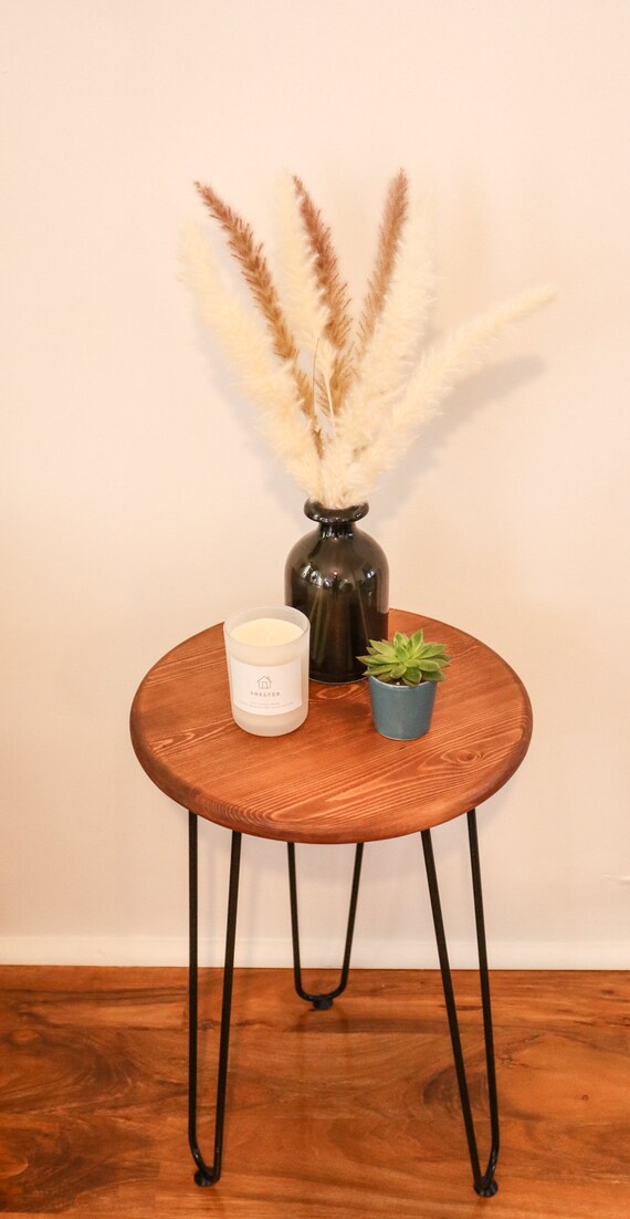 Small side table with hairpin legs deals