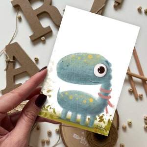 Cartolina Dinosauro Blu | Cartolina, Biglietto d'auguri, Cartolina estiva, Cartolina di buon compleanno, Cartoline di animali, Cartoline della foresta