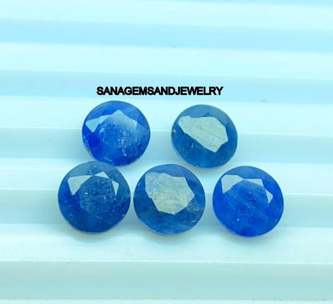 1.73 Carat Round  Cut Blue Sapphire main image 1