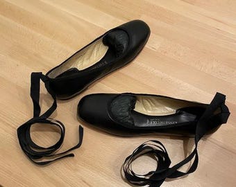 Tap N Skip ballet flats women’s 8M black  (Kenneth Cole)