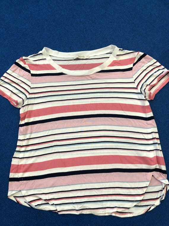 Womens Oasis T Shirt Size Medium
