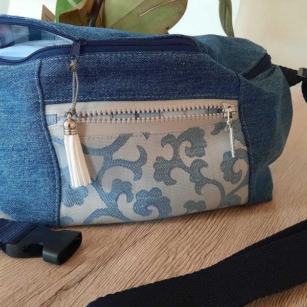 Bauchtasche Upcycling Jeans  Umhängetasche recycelter Jeans  Damentasche Einzelstück