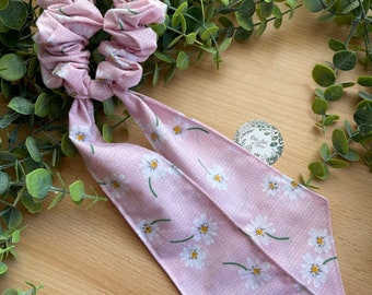 Pink Daisy Pattern Cotton Scrunchie With Detachable Tail