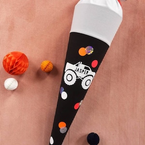 Cône d'école à confettis pour garçons personnalisé avec nom