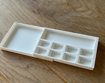 Credit card sized white plastic 3D printed plein air watercolour palette