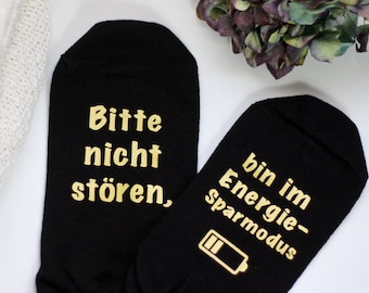 Please do not disturb, I'm in energy-saving mode - Lazy saying - Battery print - Crazy socks - Funny printed socks - Handmade