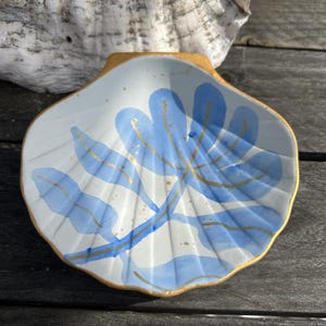 Porcelain scallop shell bowl