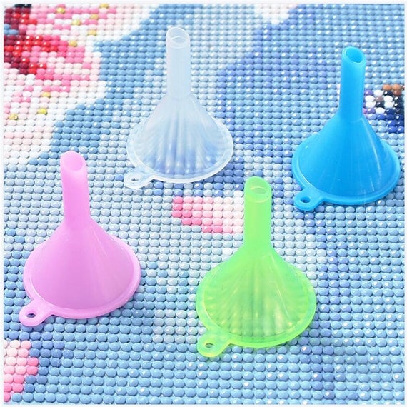 New Mini Plastic Funnel 5D Diamond Painting Tools Diamond Embroidery Bead  Container Storage Box Bottle Subpackage Funnel 