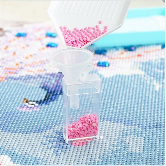 New Mini Plastic Funnel 5D Diamond Painting Tools Diamond Embroidery Bead  Container Storage Box Bottle Subpackage Funnel 