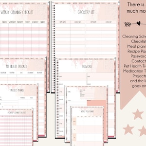 Puede incluir: Un conjunto de páginas de planificador imprimibles con un esquema de color rosa y blanco. Las páginas incluyen una lista de verificación de limpieza semanal, una lista de compras, un rastreador de salud de mascotas, un registro de contraseñas, un planificador de proyectos, una lista de verificación de limpieza mensual y un planificador de comidas semanal. El texto "There is so much more!" está escrito en la parte superior de la imagen.