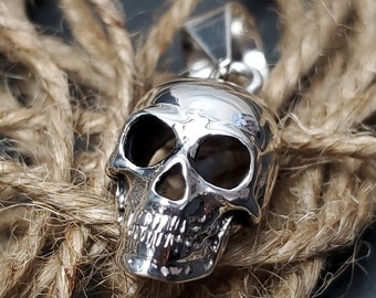 Skull pendant, 950 sterling silver, handmade, unisex pendant, silver skull pendant, statement pendant, gift.