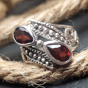 Red garnet ring, 925 sterling silver, handmade, unisex ring, chunky ring, garnet ring, gift.