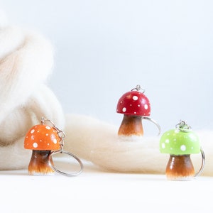 Mushroom Keychain hand painted, Wood mushroom bag charm, keychain woodland for mushroom lover, fungi mushrooms keychains, gift for teen