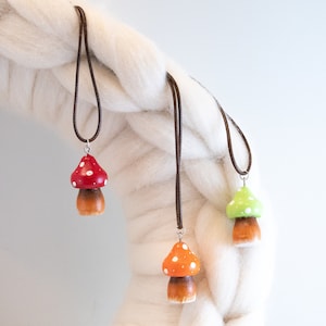 Mushroom necklace hand painted, wooden mushroom necklace charm, fall bijoux mushroom, red amanita mushroom pendant, cottagecore