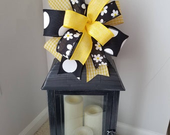 Daisy Wreath Bow, Spring Flower Bow, Yellow Daisy Bow, Bow for Lantern Swag, Wreath Bow, Yellow and Black Bow, Spring Bows for Wreaths