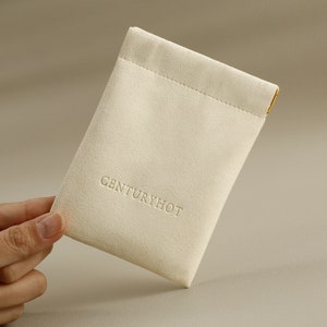 50 stücke 8 * 8 cm tasche benutzerdefinierte Mikrofaser Tasche Logo Schnalle Frühling Dicke Lippenstift Tasche Kosmetiktasche Brieftasche Schmucktasche Kartenhalter Schlüsseltasche Mini paket