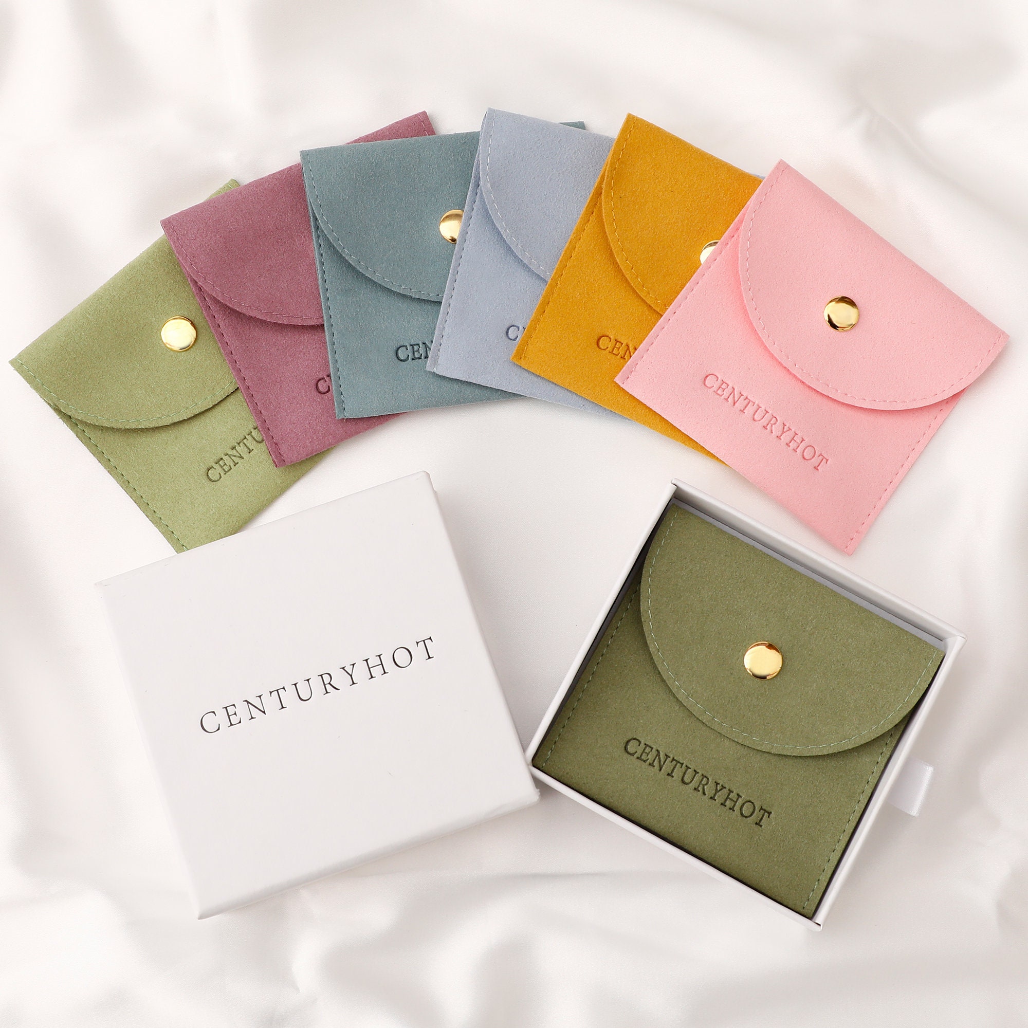 Microfiber Texture, Jewelry Protection 8×8cm microfiber necklace pouch showing soft texture for jewelry protection, key feature for choosing microfiber pouches
