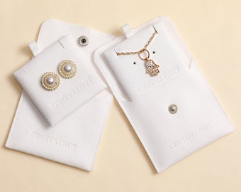 50 pieces white bag  with buttons  microfiber bag necklace earrings  wholesale custom logo jewelry bagging brooch small bag