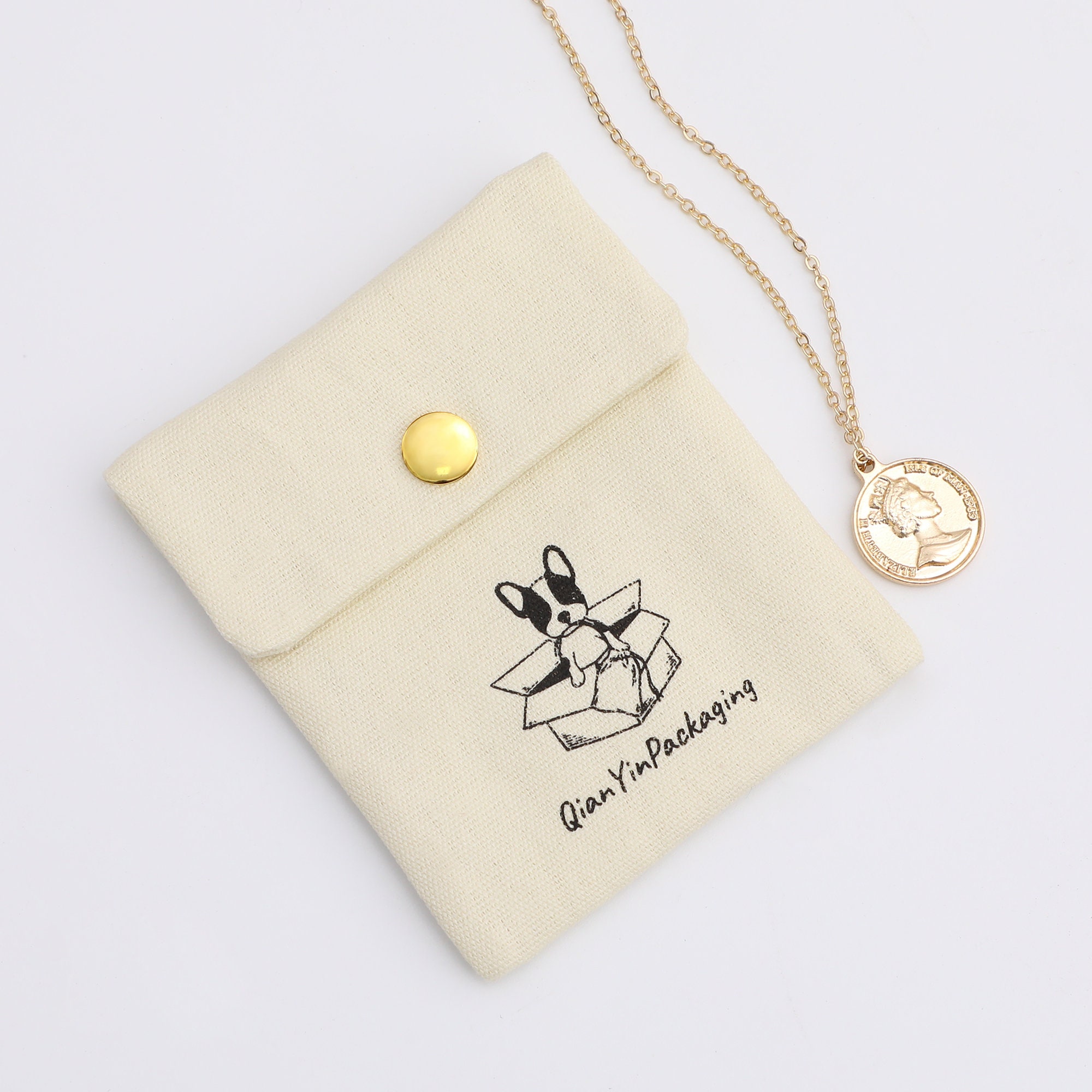 How to Pick Double Cotton Canvas Necklace Pouches: Double-layer cotton canvas ensures durability for storing delicate necklaces