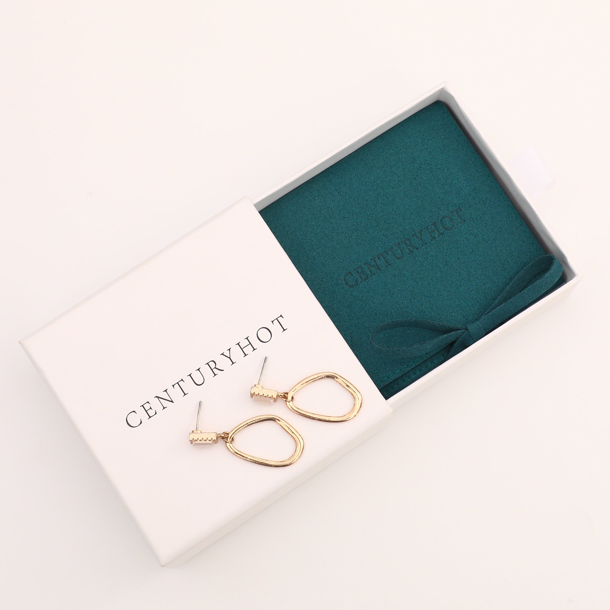 Small jewelry brands solve high MOQ pain with 50pcs custom logo microfiber necklace bags, cutting inventory waste by 30% (from product introduction)
