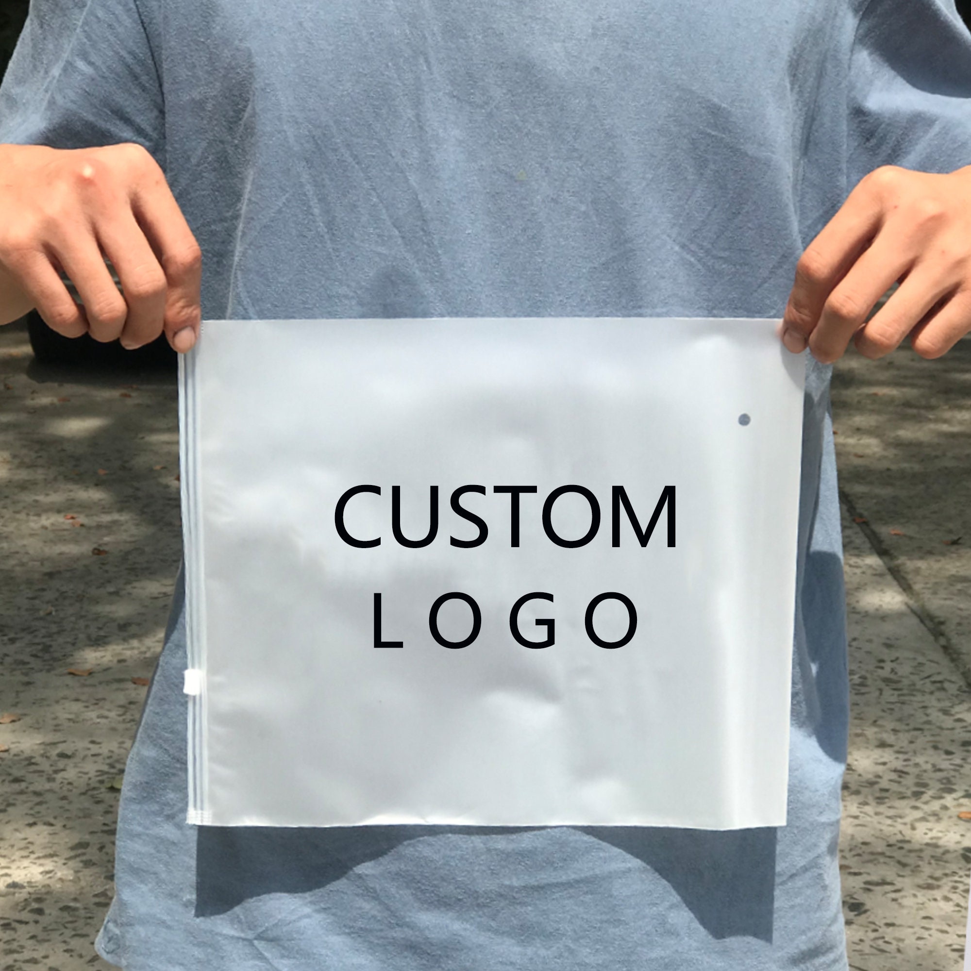 How to Pick Frosted Plastic Zipper Mail Bags? Evaluate custom logo printing options for brand alignment
