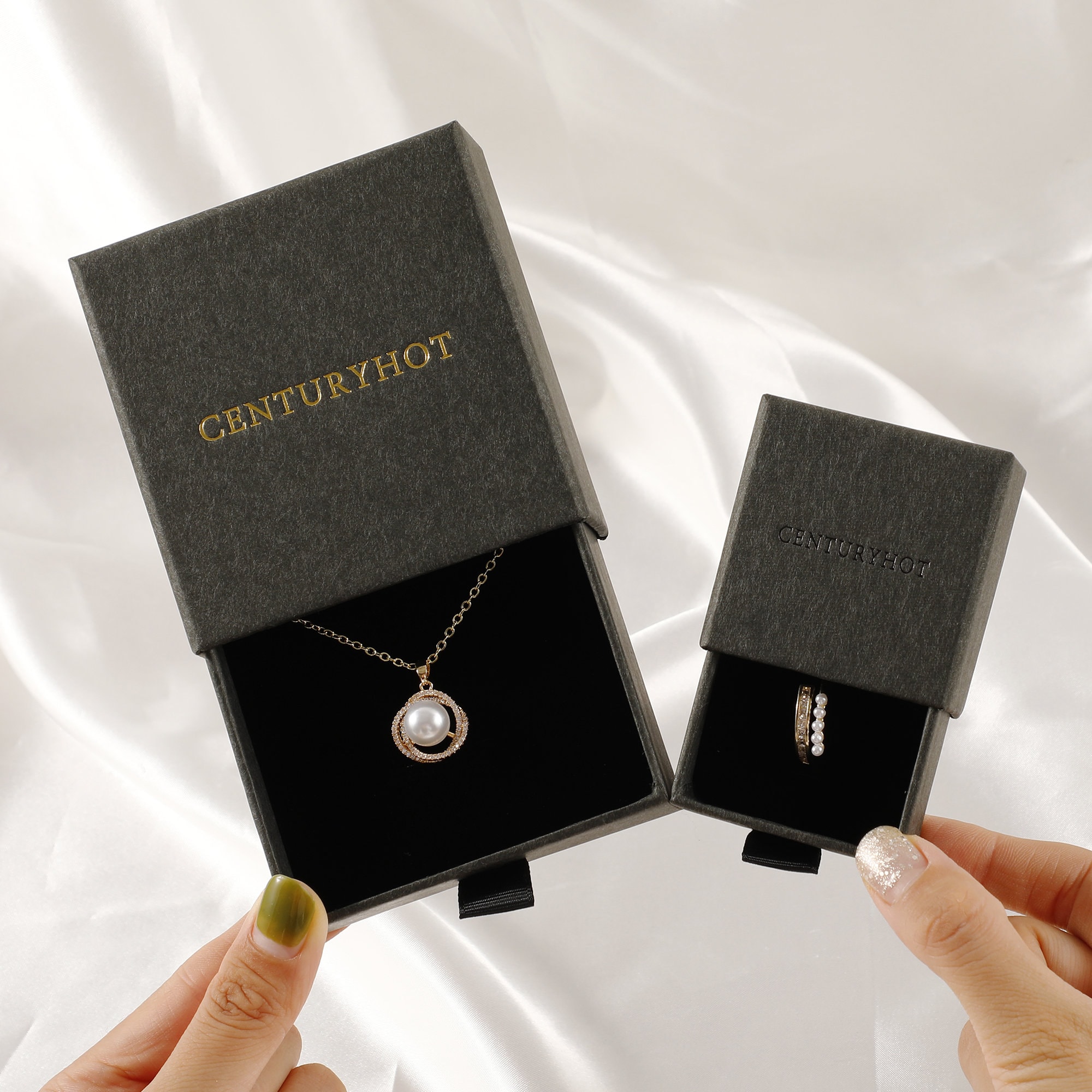 Small jewelry brands prevent ring/necklace damage with 5.5×5.5×3 cm internal sponge pad boxes (50pcs MOQ, from product introduction)