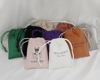 50 personalisierte Farbe Logo Kordelzugbeutel benutzerdefinierte Schmuckbeutel Halskette Tasche Wildledertasche Hautpflegeproduktbeutel