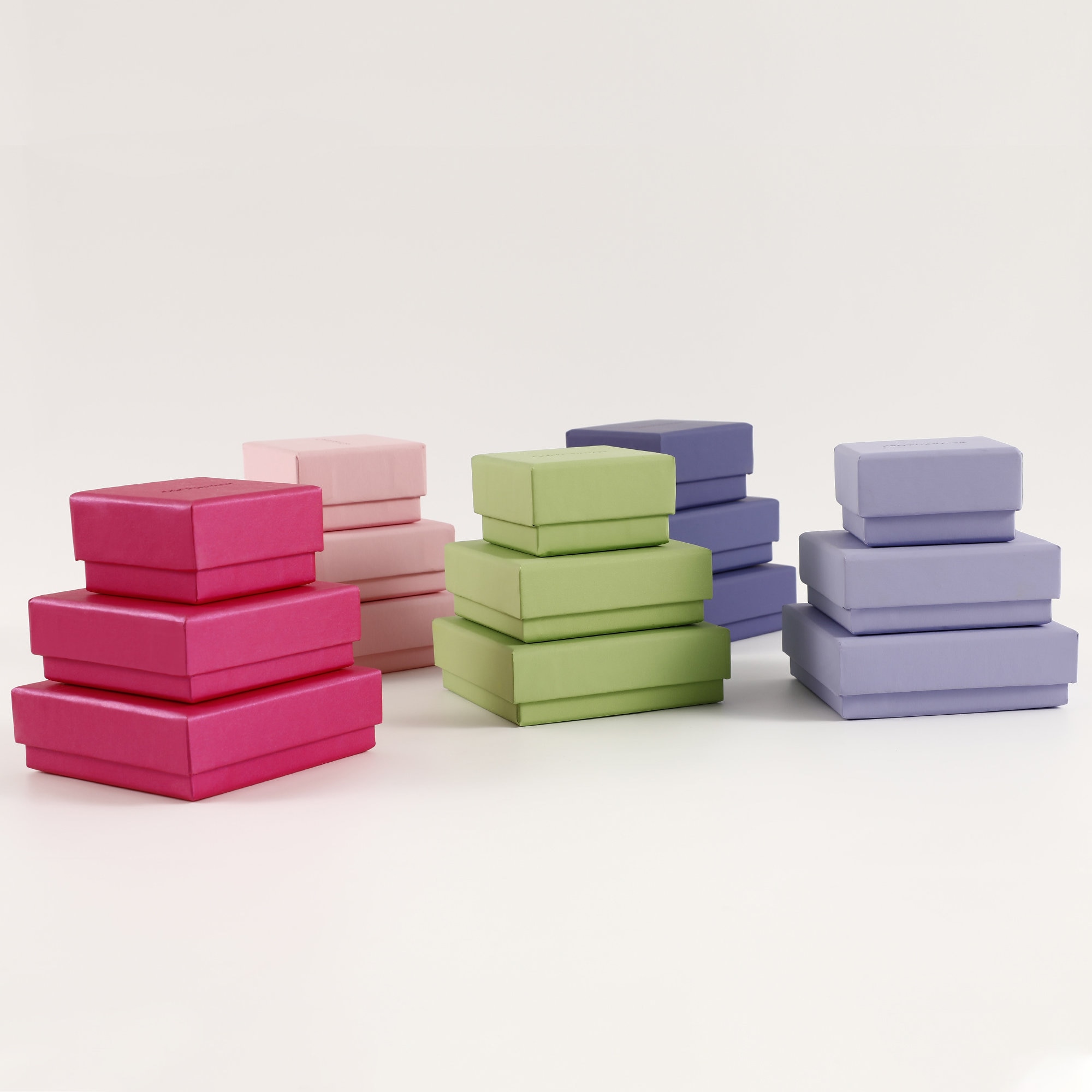 Small jewelry brands reduce inventory costs with 50pcs MOQ custom logo carton boxes, saving $300/quarter