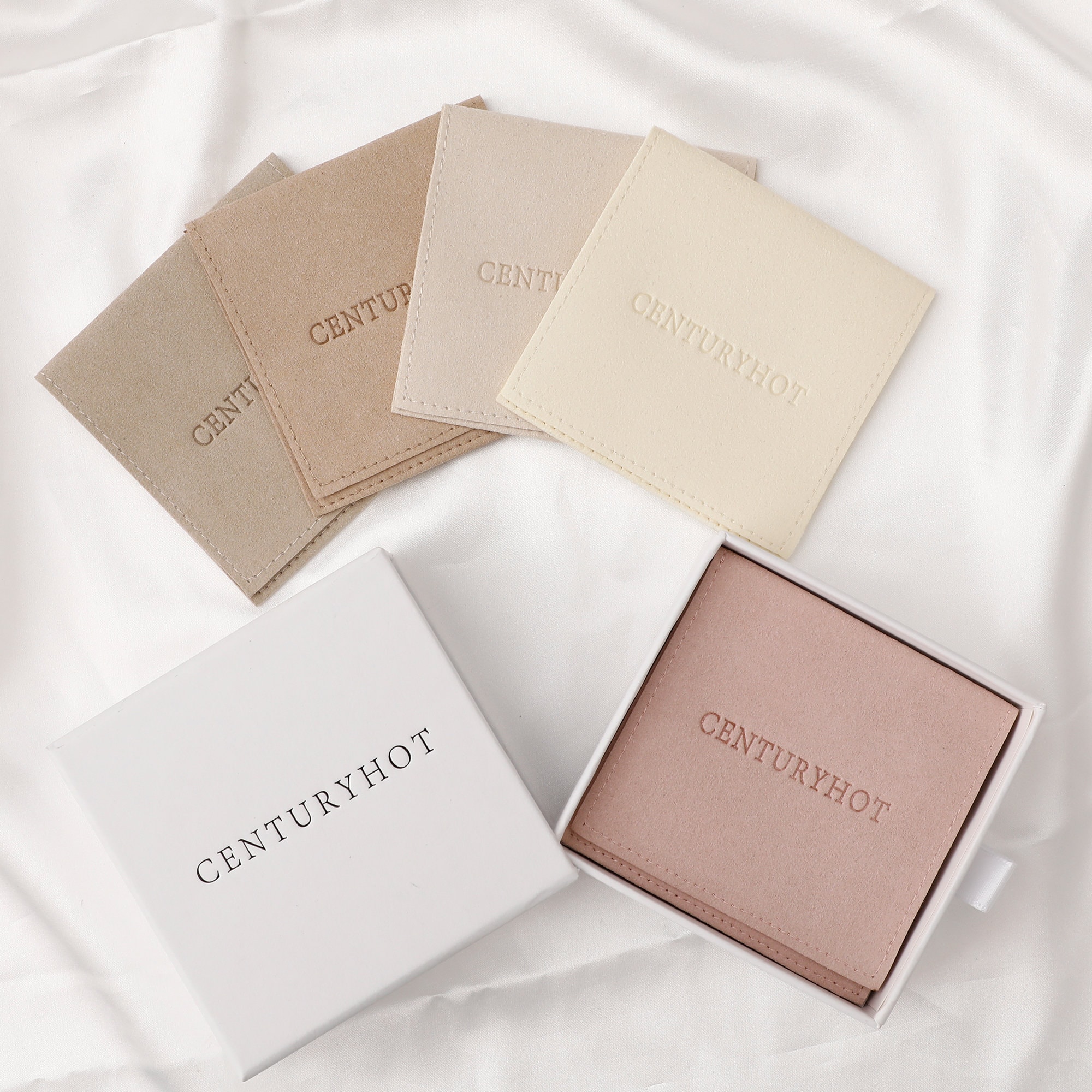 Small jewelry brands reduce 25% shipping damage with 7*8cm soft microfiber jewelry bags (from product introduction)