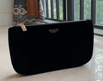 gucci beauty velvet pouch