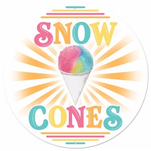 Puede incluir: Un letrero redondo con las palabras "SNOW CONES" en letras coloridas. Un cono de nieve con hielo raspado rosa, azul y verde se encuentra en un cono blanco. El fondo tiene rayos de sol naranjas.