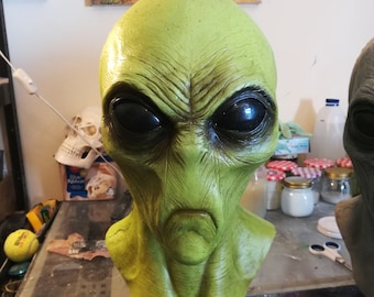 Realistic Latex Alien Mask – Green Extraterrestrial Halloween Costume, Sci-Fi Cosplay Head