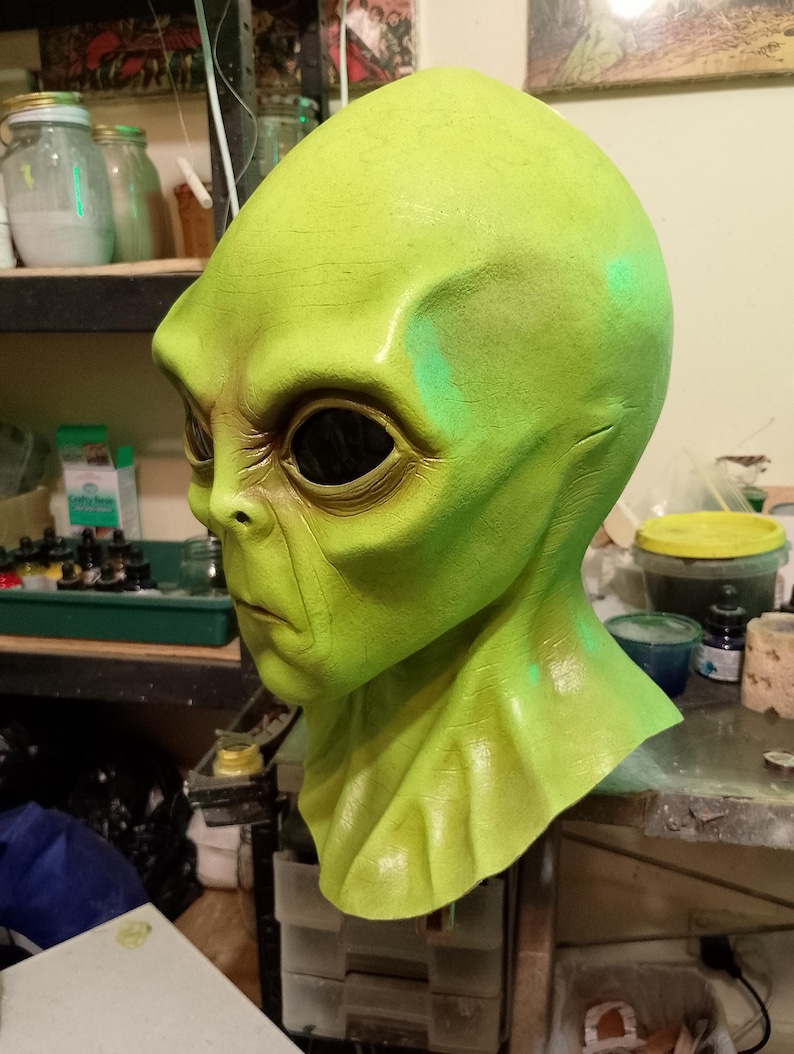 Realistic Latex Alien Mask – Handmade Sci-fi Halloween Costume Prop - Etsy