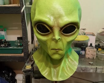 Realistic Latex Alien Mask – Handmade Sci-Fi Halloween Costume Prop