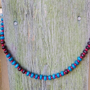 Bunte Boho Perlenkette - Blau Braun und Rot Achat Stein Halskette - 16 Zoll Perlenkette - Boho Halskette - Geschenk für Sie - BeadWell