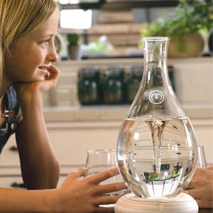 MAYU Swirl Water Aerator, Structured Water Pitcher with Innovative Vortex Technology | Porcelain Base