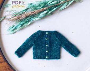 Mini Cardigan Knitting Pattern for Blythe Dolls | Seamless Raglan Sweater | Tiny Knit PDF