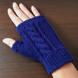 100 % Merino – Unisex handgestrickte Fäustlinge – fingerlose Handschuhe mit Zopf