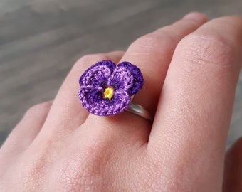 Hand-woven Ring - Crochet Flower - Miniature Pansique