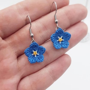 Forget Me Not Crochet Pattern - Micro Crochet Pendant - DIY Flower Earrings