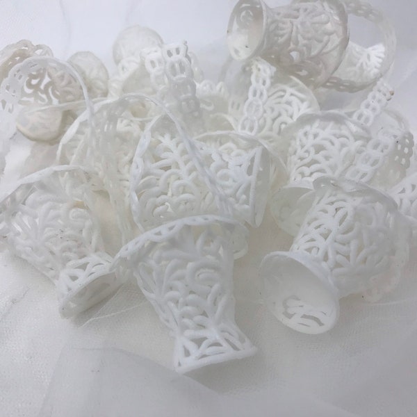 Vintage Small Plastic White Lacy Baskets with Handles for Wedding or Party Favors