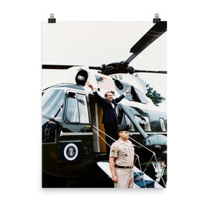 Richard Nixon Departs the White House Poster Print