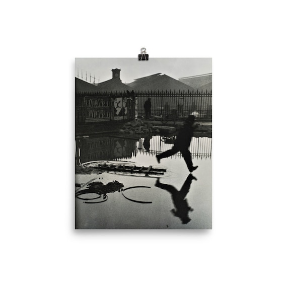 アンリ・カルティエ＝ブレッソンの「サン・ラザール駅の裏側