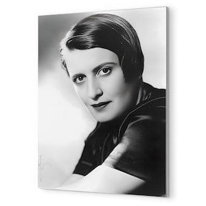 Impressão em metal de Ayn Rand - Retrato icônico de autora, arte de parede objetivista, presente literário para fãs