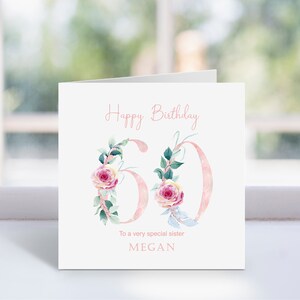 Biglietto di auguri di buon compleanno personalizzato con numeri floreali, biglietto di auguri floreale rosa per i numeri 60, 61, 62, 63, 64, 65, 66, 67, 68, 69, bellissimo motivo floreale.