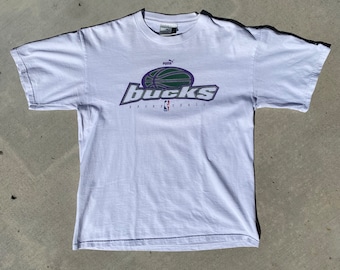 Milwaukee Puma 2000’s Basketball NBA Shirt - Fits Adult Medium (Tag reads Youth Large)