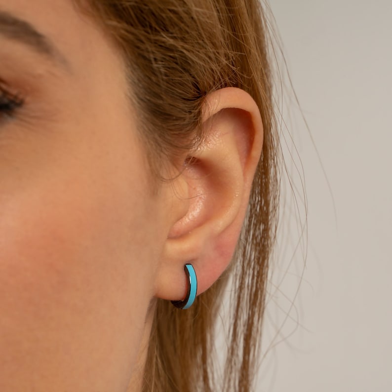 TURQUOISE ONYX HUGGIE HOOP EARRINGS