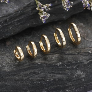 Créoles Huggie simples de tous les jours, petites créoles croissants, créoles Huggie en or, créoles en or 18 carats, petites créoles