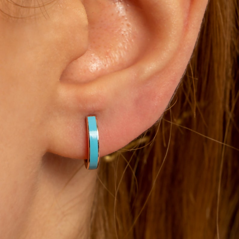 TURQUOISE ONYX HUGGIE HOOP EARRINGS